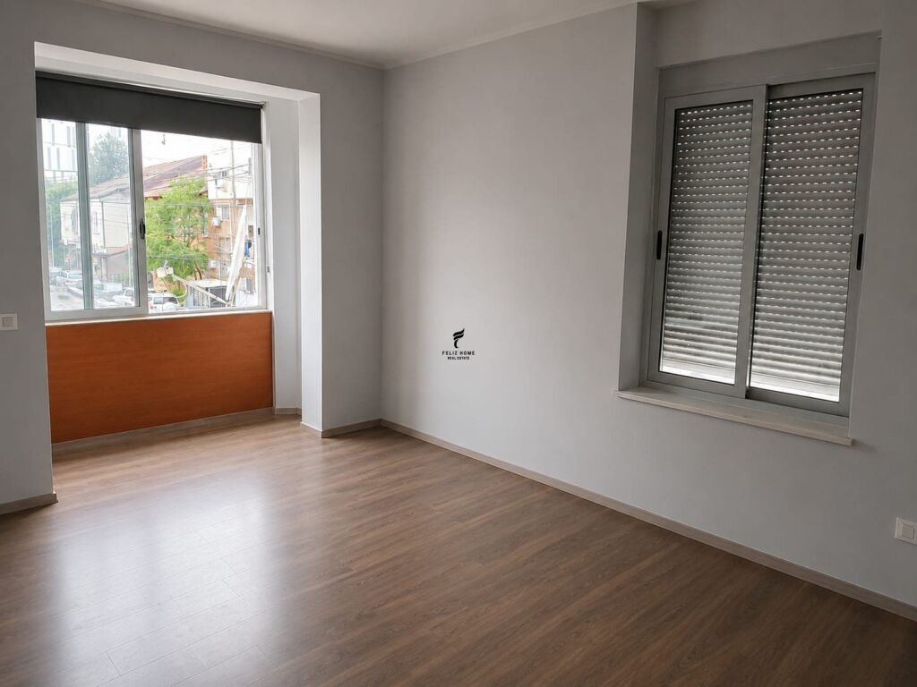 UFFICIO IN AFFITTO 74 M2 STADIO DINAMO 55.000 LEKE FH-74583