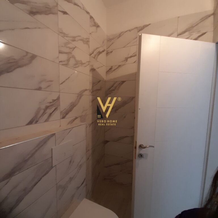 JEPET DYQAN 25 M2 ME QERA NE KINOSTUDIO 25.000 LEKE