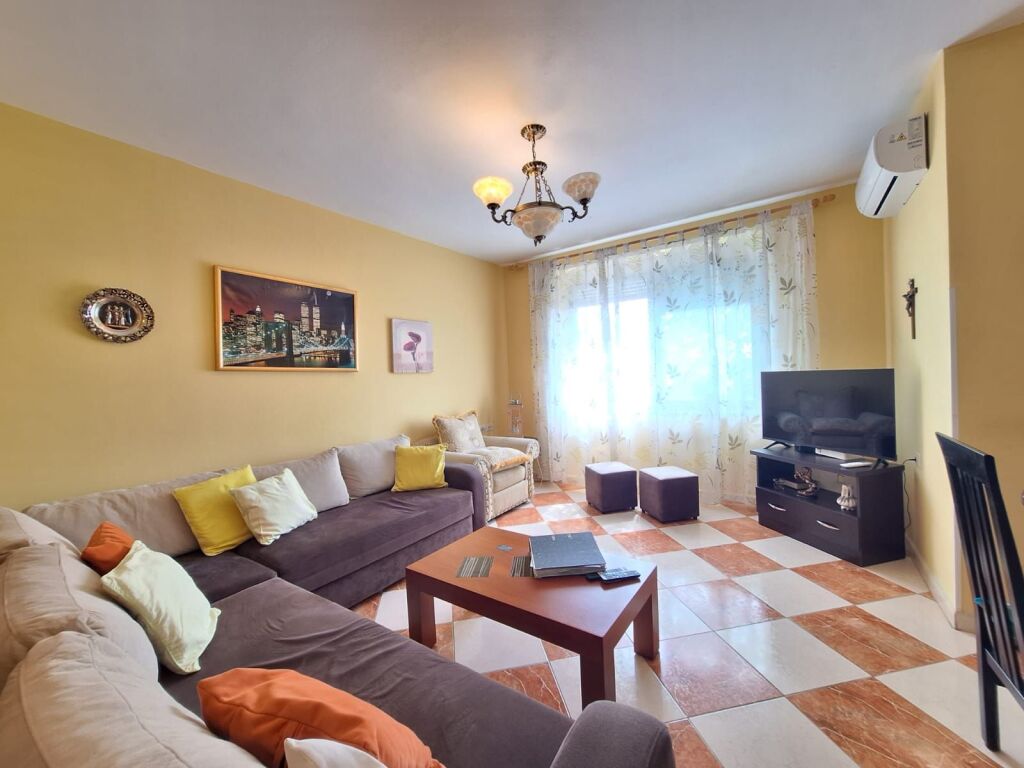 Apartment 2+1+2 with 1 balcony for sale on Kosovareve street