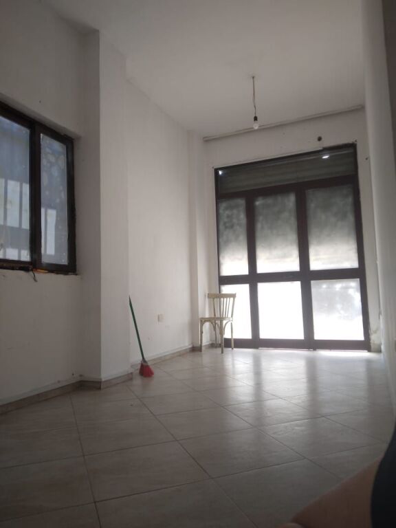 Affitto | Ambjent Biznesi | Stacioni i Trenit | 200 €/mese