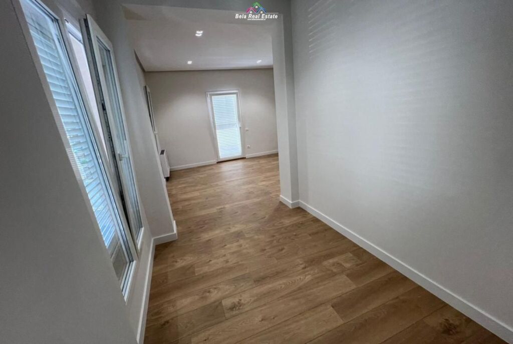 Villa su 2 piani in affitto in Via Elbasan (ID BV22532) Tirana