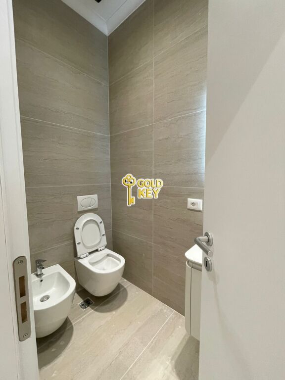 🏡 BUSINESS PREMISES FOR RENT TRAIN STATION DURRES