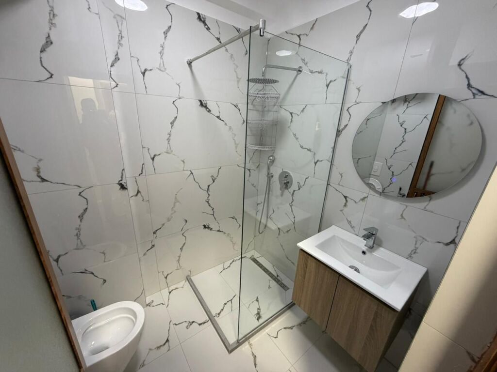 🏡Appartamento 1+1 in affitto🏡  📍 Presso Optika Roma, Pazari i Ri💰 Prezzo: 60.000 lek (trattabile)