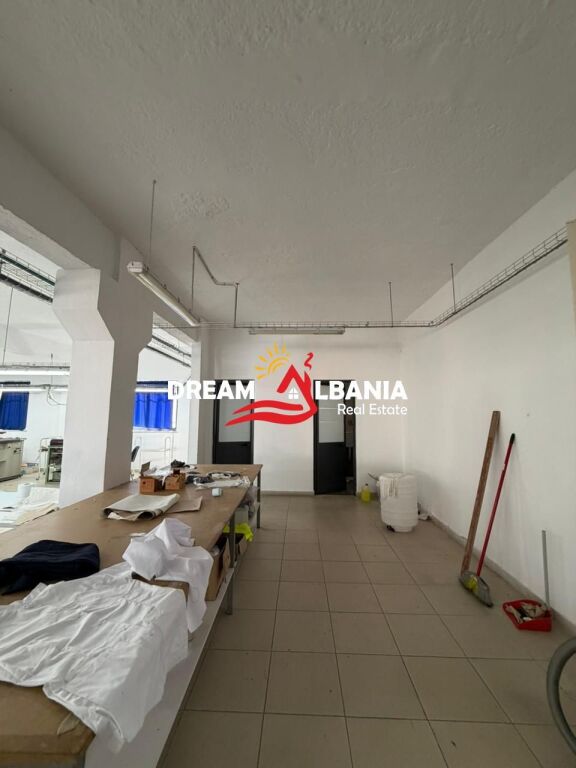 Edificio commerciale in affitto in via Fabrika e Qelqit - Tirana (4281306)