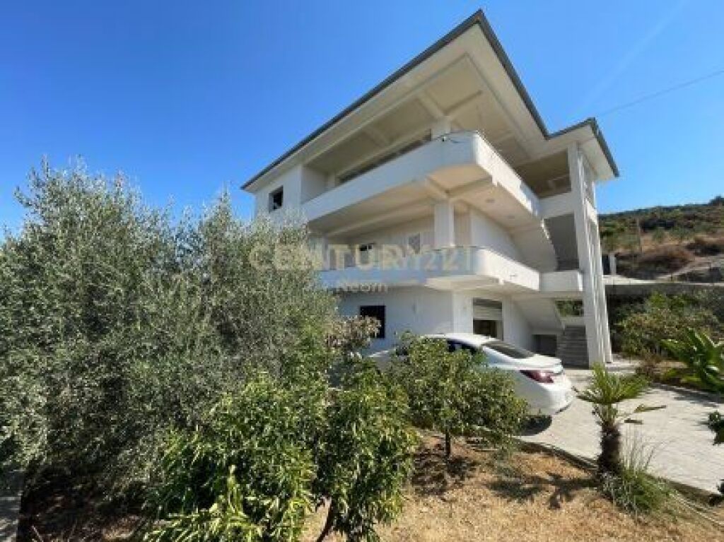 3-STOREY VILLA for SALE, IN FARKE ‼️