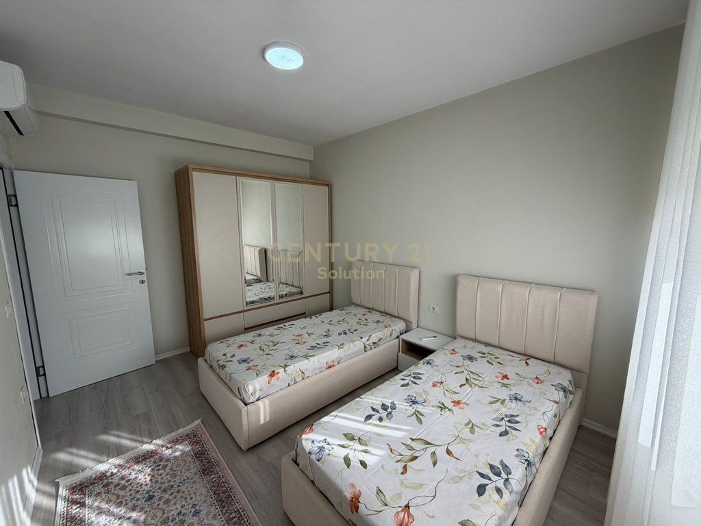 APARTAMENT 2+1+2 + PARKING PER SHITJE TEK RRUGA E DURRESIT !