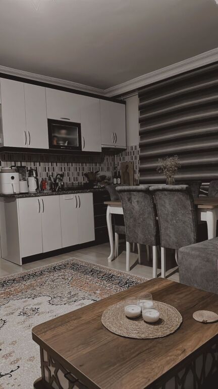 5-Maj, Jepet me qera apartament 1+1.