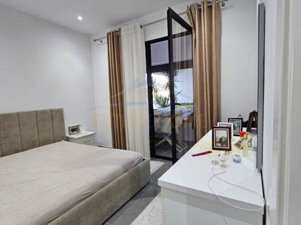 Shitet,Apartament 1+1, Selite, Tirane