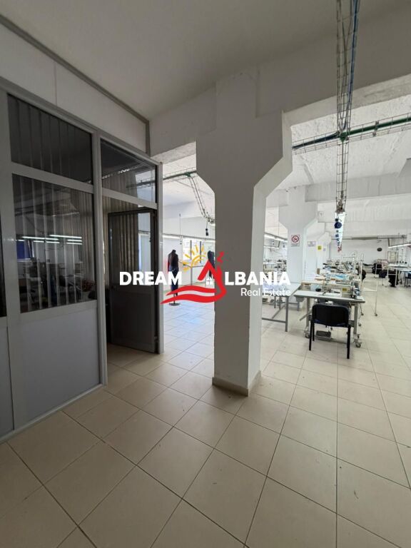Edificio commerciale in affitto in via Fabrika e Qelqit - Tirana (4281306)