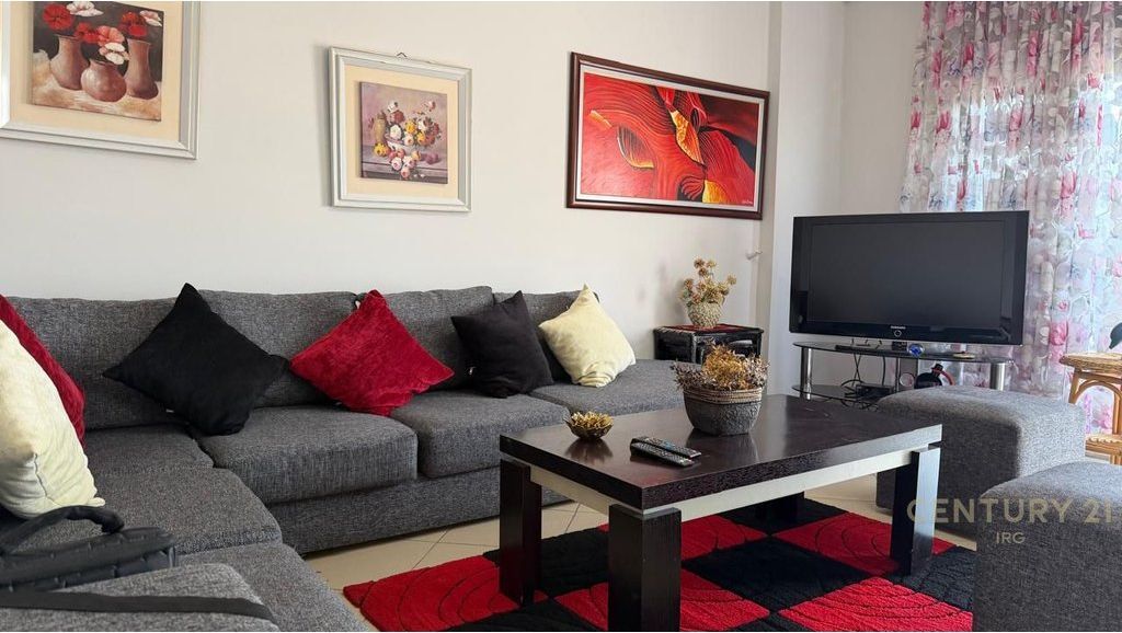 APARTAMENT 2+1 PRANE GJIMNAZIT PARTIZANI!