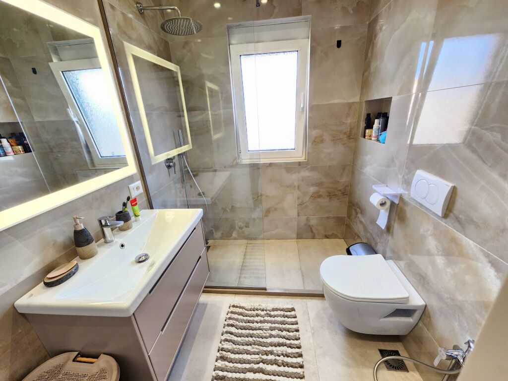 For sale, 2+1 Apartment, Invested in Details, Beach, Durres