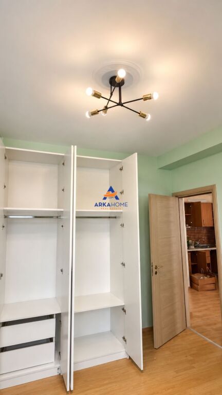 APPARTAMENTO IN AFFITTO 1+1+BALCONE "VICINO AL DISPENSARIO STAZIONE DEI TRENI" 65000 LEKE