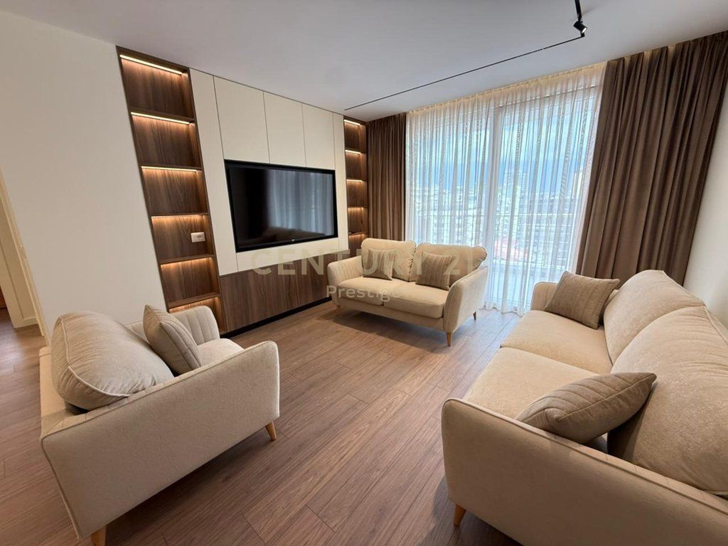 Appartamento di lusso 2+1+2 con posto auto nella zona di Ish Blloku, Tirana!