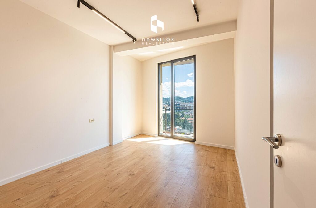✨️In Affitto: Elite Office 202m² ⭐️ 2 Posti Auto 3 WC🚾 / VERANDA - 12° Piano📍 GOLDEN TOWER (MINE PEZA RESIDENCE) 🌇 2000€ NETTI/Mese 💥