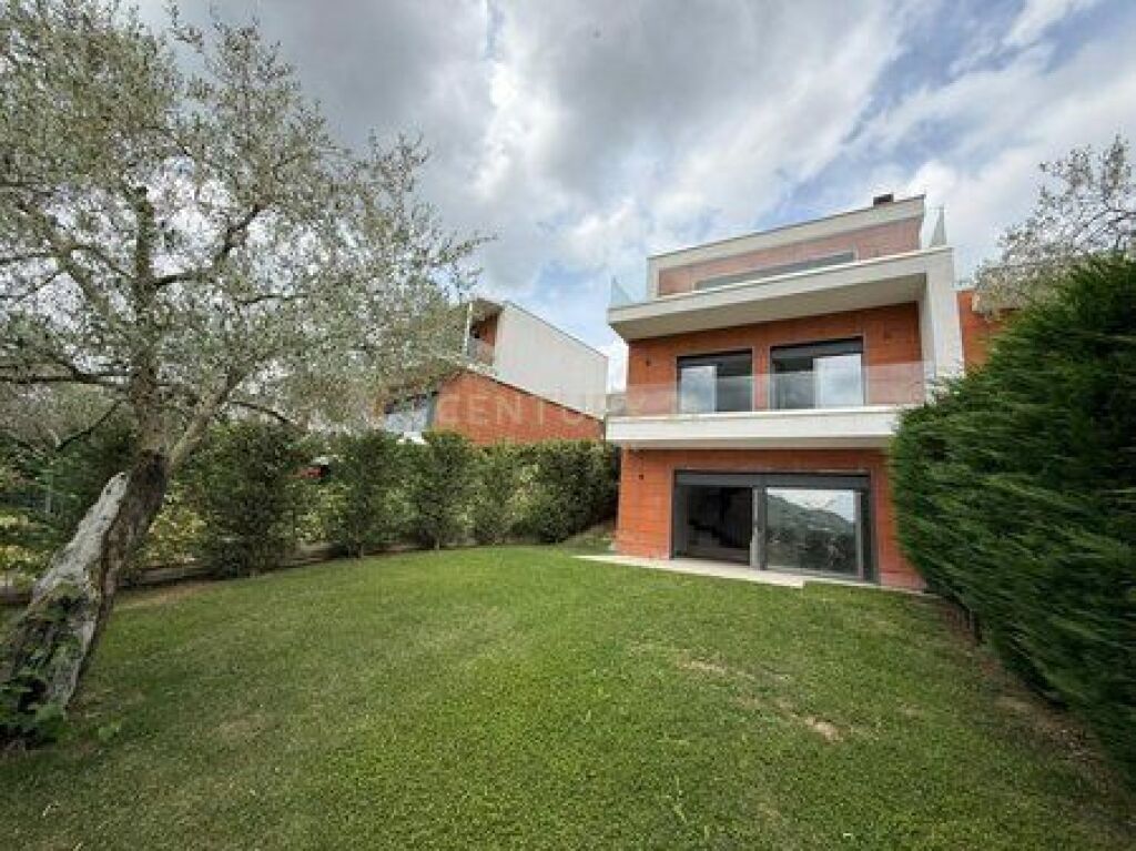 Villa "Olive Grove" for Sale Mullet