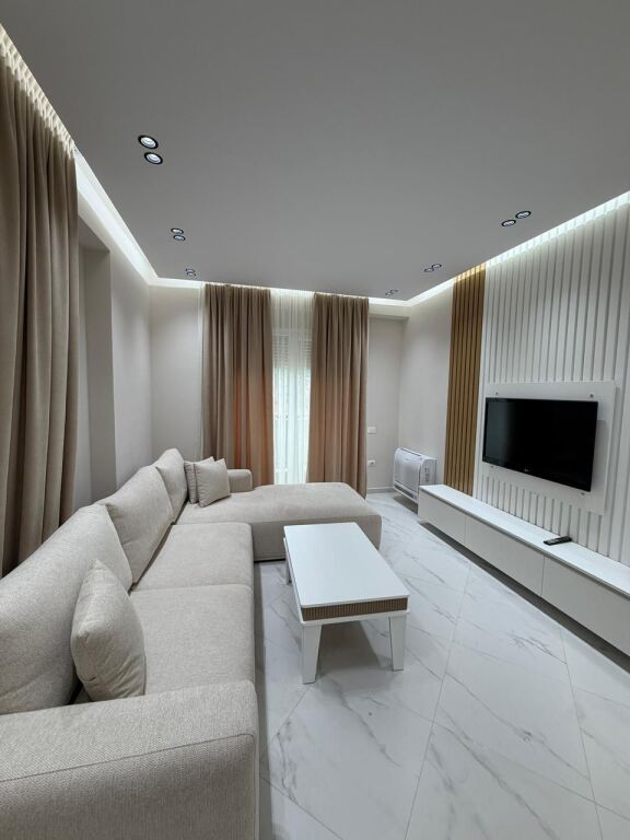 🏡✨ RENT – Apartment 2+1+2 at Golden Park Complex 📍 Opposite American Hospital 3💰 Price: 60,000 Lek / month