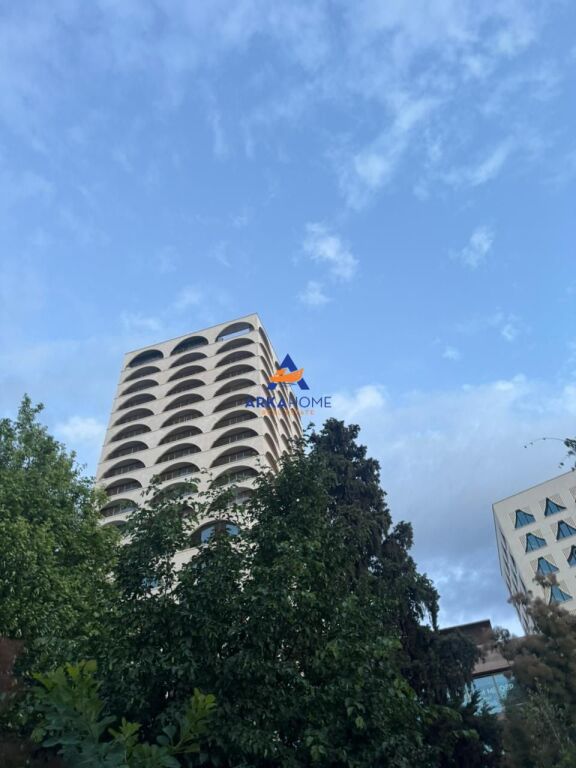 OFFICE FOR RENT 423M2 "CENTER, SKENDERBEJ SQUARE" PRICE NEGOTIABLE