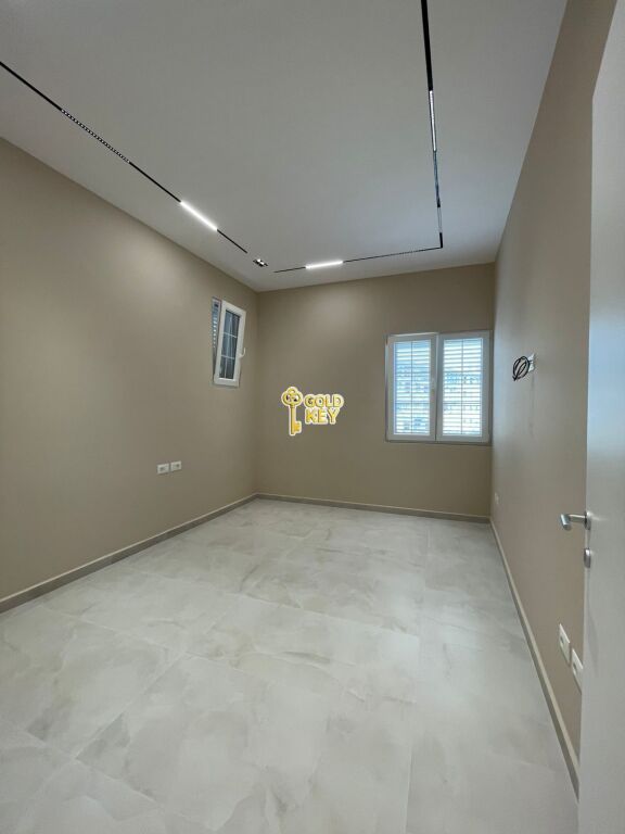 🏡 BUSINESS PREMISES FOR RENT TRAIN STATION DURRES