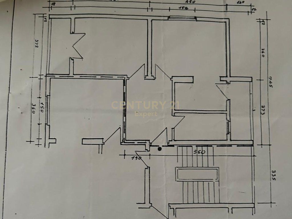 VENDIAMO APPARTAMENTO 1+1 VICINO ALLA SCUOLA ROSSA!! 150.000 €