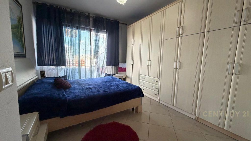 APARTAMENT 2+1 PRANE GJIMNAZIT PARTIZANI!