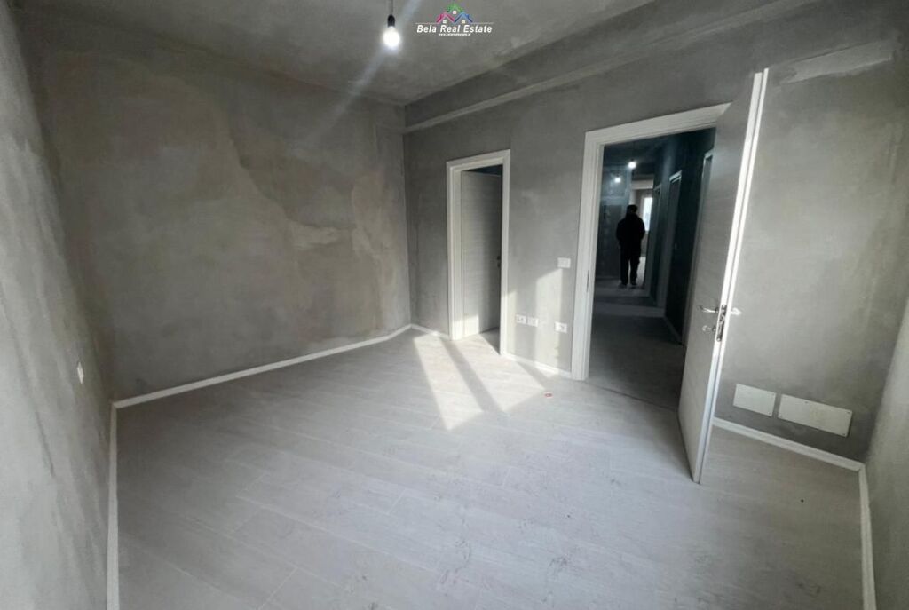 Ufficio in Affitto 3+1 a Astir (ID BZ2966) Tirana