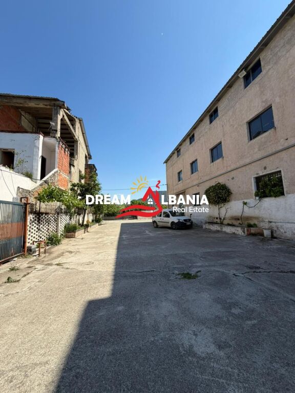 Edificio commerciale in affitto in via Fabrika e Qelqit - Tirana (4281306)