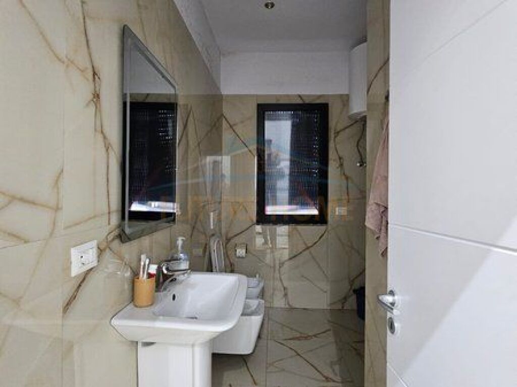 Shitet,Apartament 1+1, Selite, Tirane
