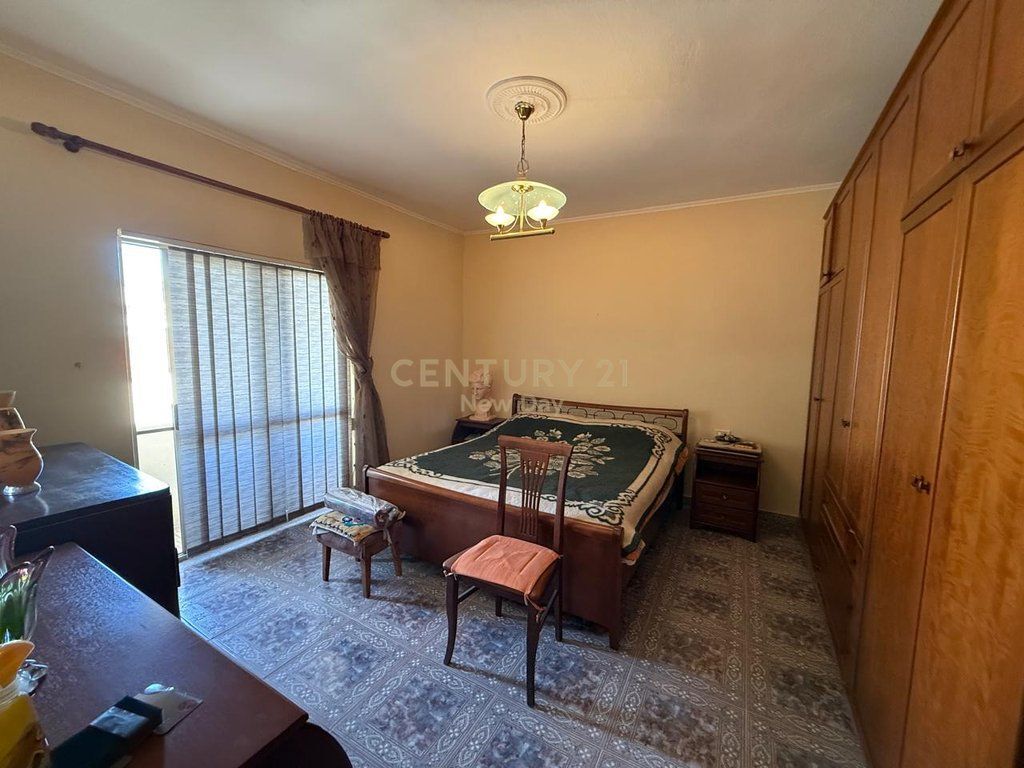 2+1+1t+3 balconies + terrace+shared ownership land