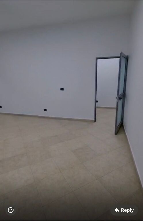 ambiente di 80 m2 per ufficio, myslym shyri, 800 mila leke con parcheggio