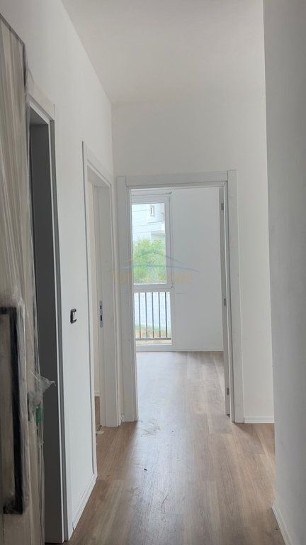 Shitet, Apartament 2+1, Sauk.