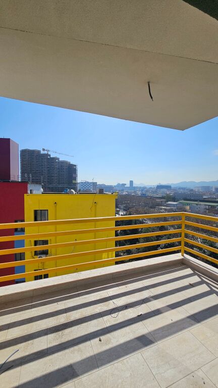 Full floor for rent - 4 apartments + parking – Laprakë
