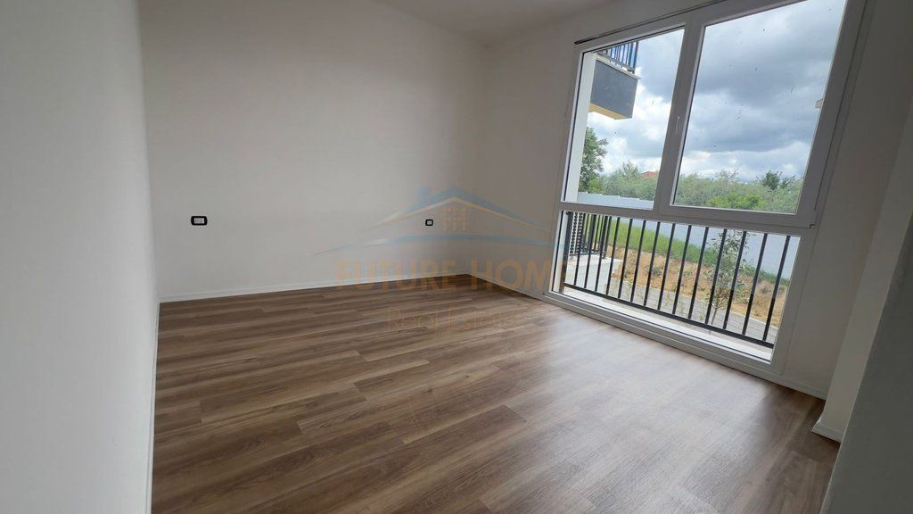 Shitet, Apartament 2+1, Sauk.