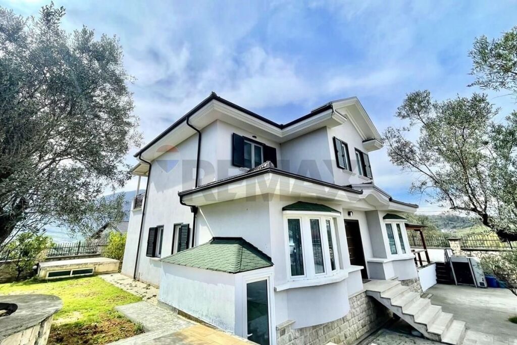Villa - In Vendita - Mullet, Tirana(ID: 530181096-229)