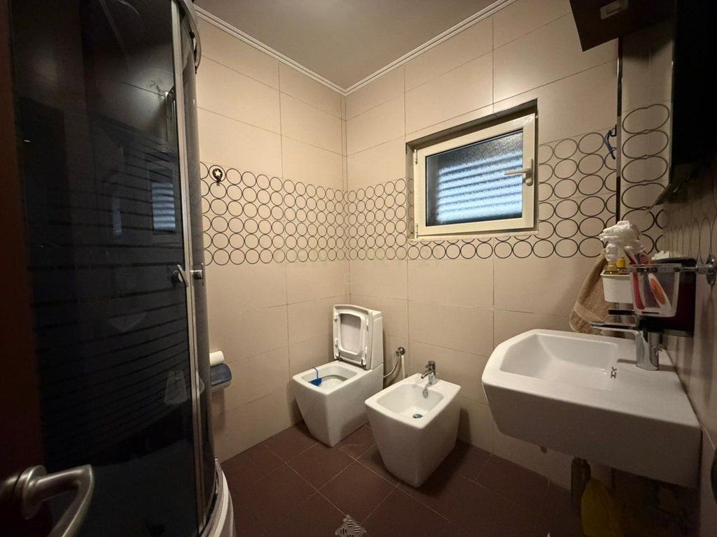 Villa in Vendita a Qerret !