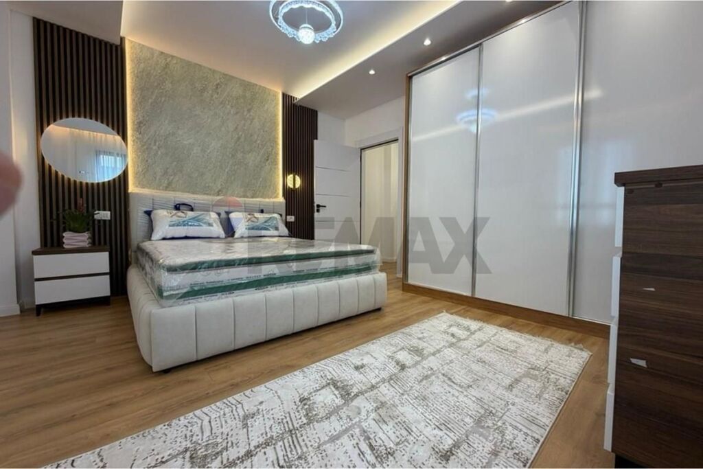 Apartment - For Sale - Pallati me Shigjeta, Tirana