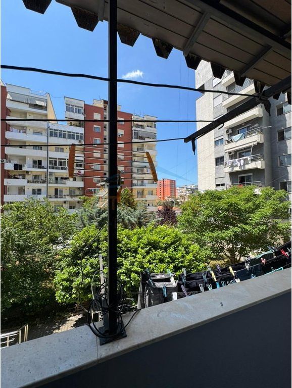 Shitet, Apartament 2+1, Unaza e Re
