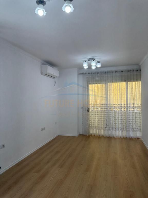 Shitet, Apartament 2+1, Fresk