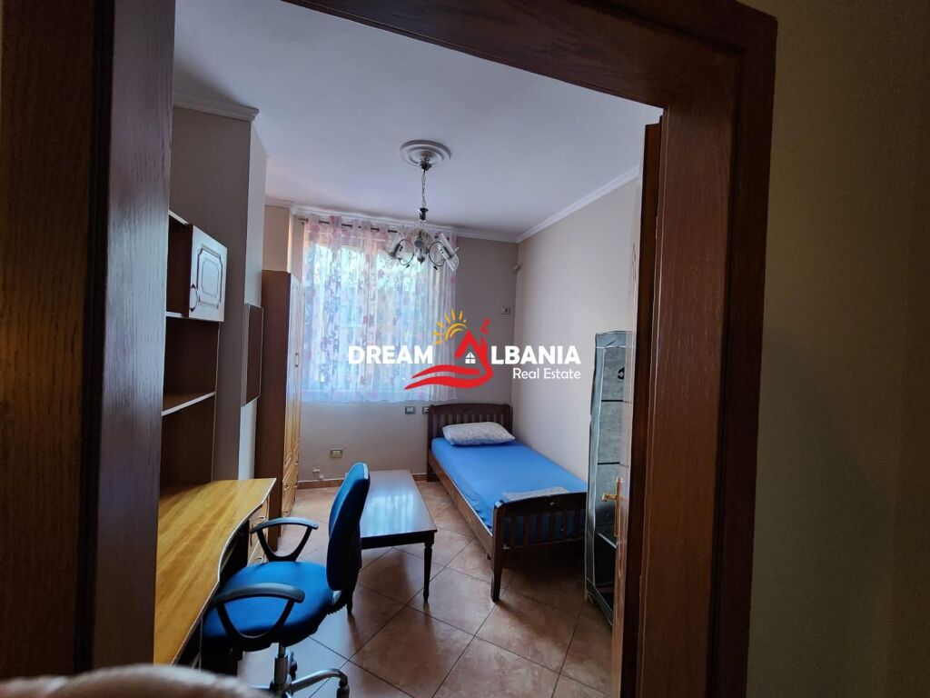 Apartment 2+1+2 for rent on Kavaja Street near the Mosque.(ID 42215558)