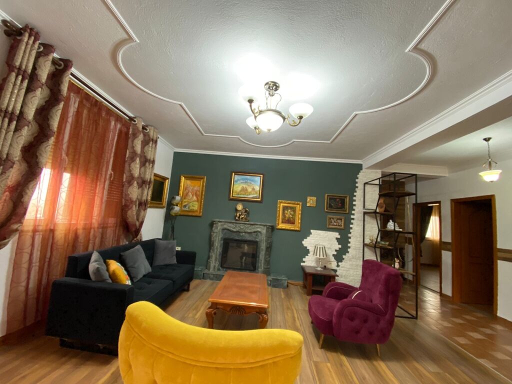 Villa for sale 4 floors with yard and veranda in Sauk