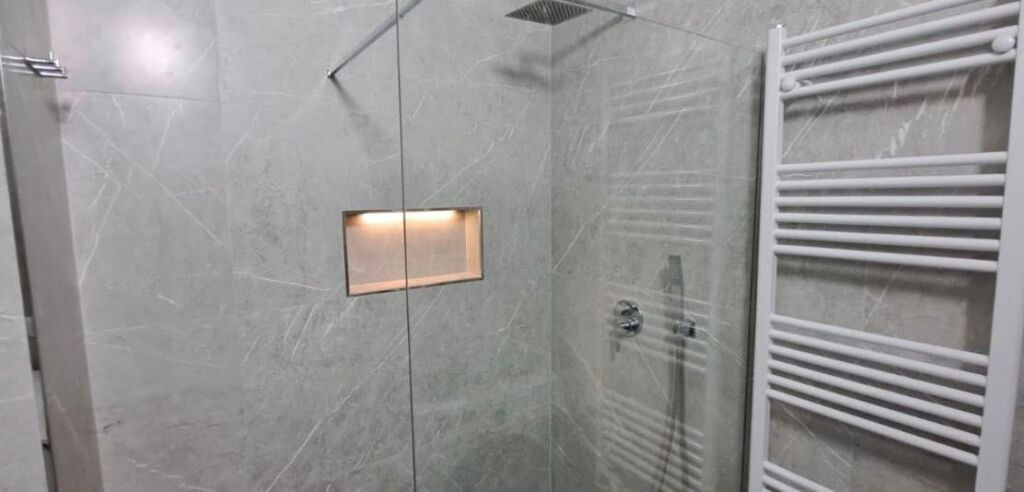 🏡 APPARTAMENTO IN AFFITTO  • 2+1+2 ☎️  💰 Prezzo: 750 €netto ✅ 📍 Posizione: Lagja 1 Vollga