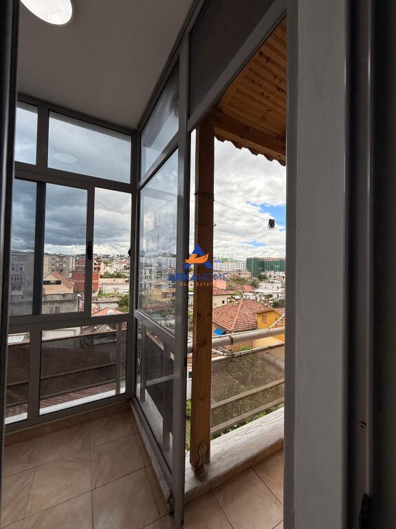 VENDESI APPARTAMENTO 1+1+BALCONE AL “NUOVO MERCATO ELETTRICO” 135.000 EURO