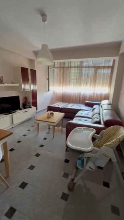 Apartameng 2+1 per qera tek unaza e re !