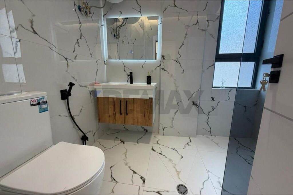 Apartment - For Sale - Pallati me Shigjeta, Tirana