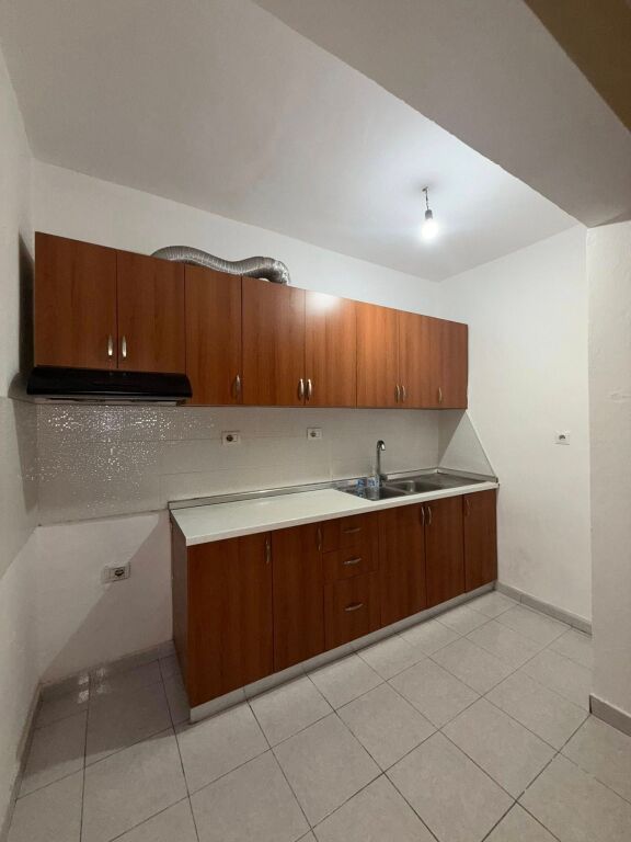 VENDESI 2+1 con Balcone OCCASIONE🔥📍Ospedale Durazzo