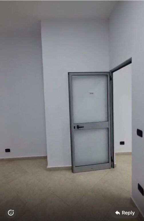 ambiente di 80 m2 per ufficio, myslym shyri, 800 mila leke con parcheggio