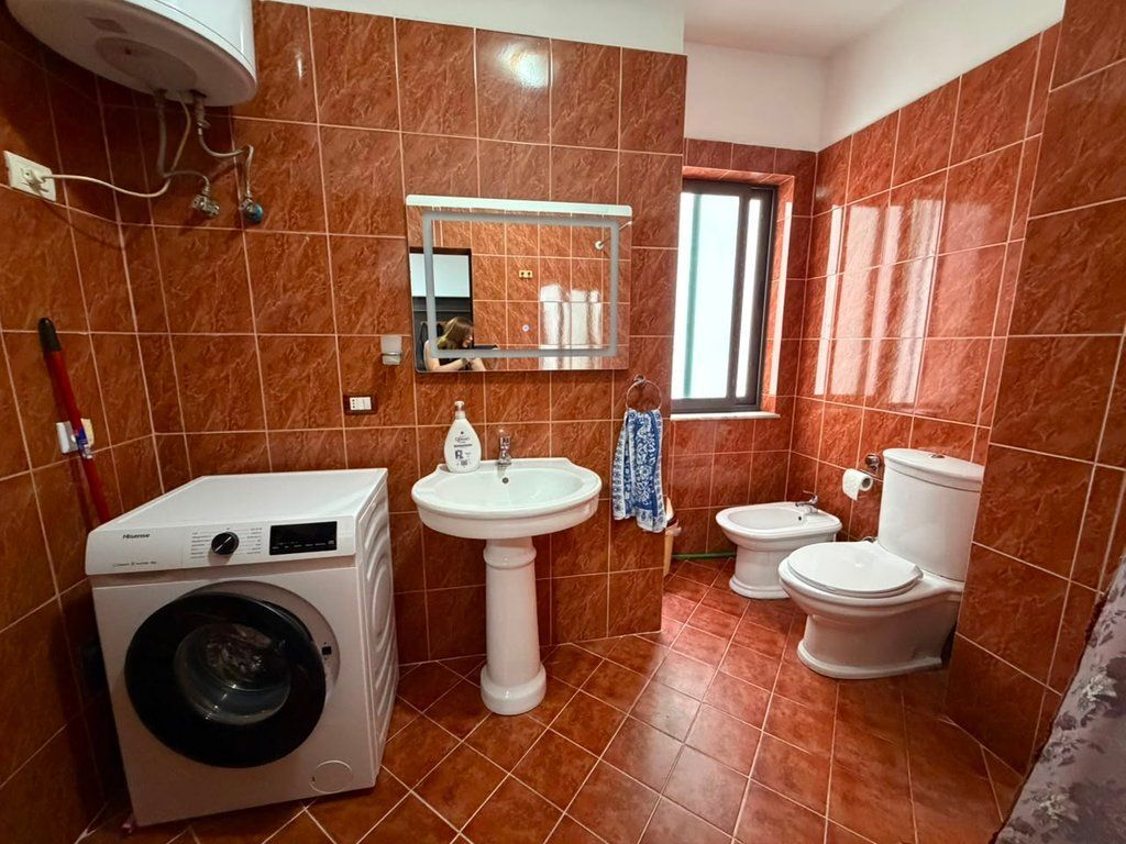 Shitet, Apartament 2+1, Yzberisht, Tiranë.