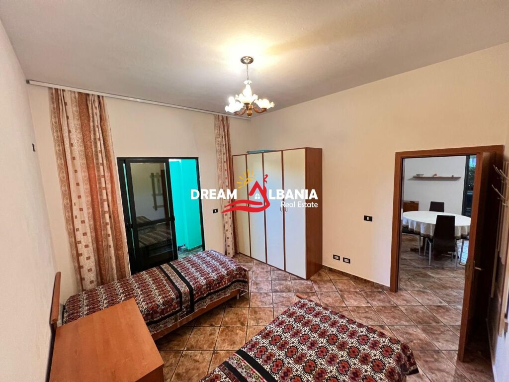 Si affitta il secondo piano di una villa in via Durres vicino all'Hotel Colosseo (ID 4251451)