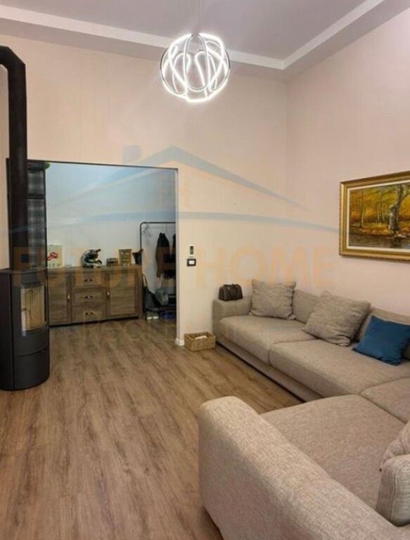 In vendita, Appartamento 3+1+2, Fresk, Tirana