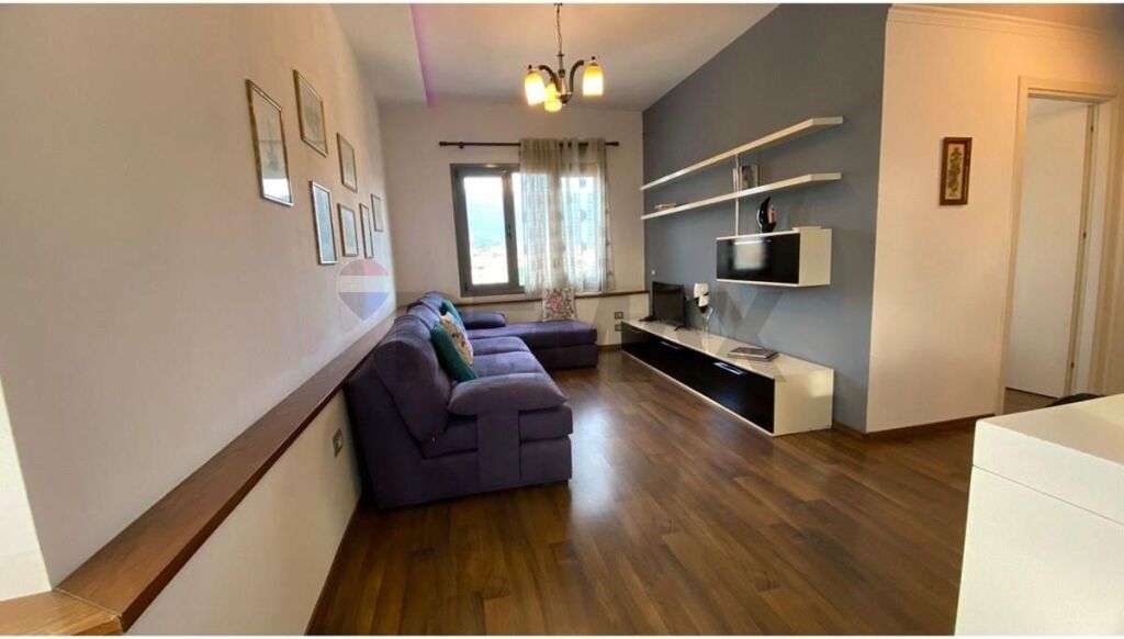 Apartment 2+1 for rent Pazari Ri