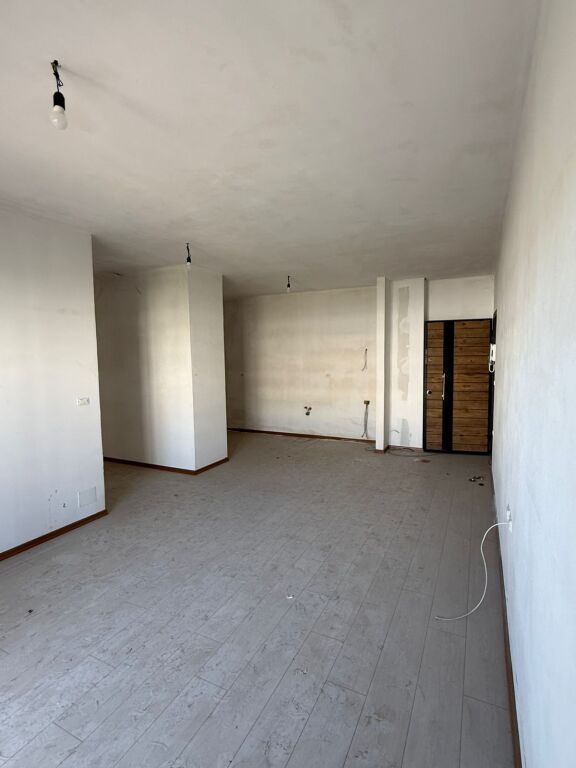 Apartament ne shitje 2+1 te 5 maji